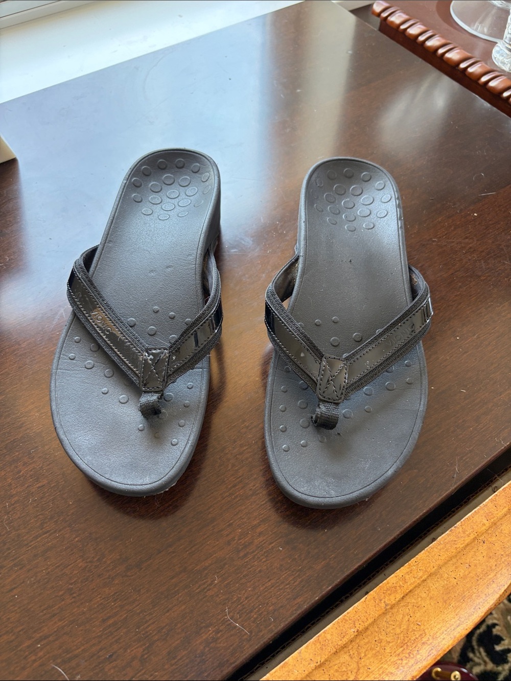 Vionic Everyday Black Thong Sandals with Textured Footbed